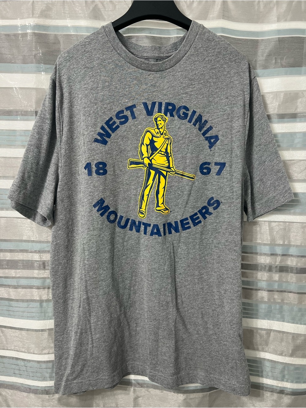 West Virginia Mountaineers Retro Logo Gray Graphic Tee